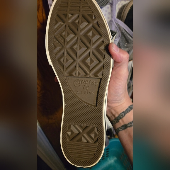 Halloween Embroidery Converse - Picture 4 of 10